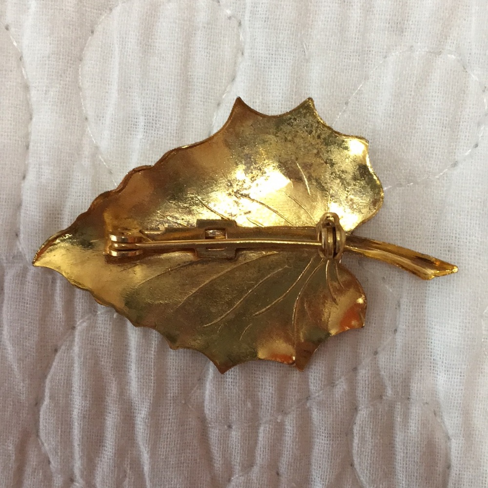 Gold Pin - Picture 2 of 3